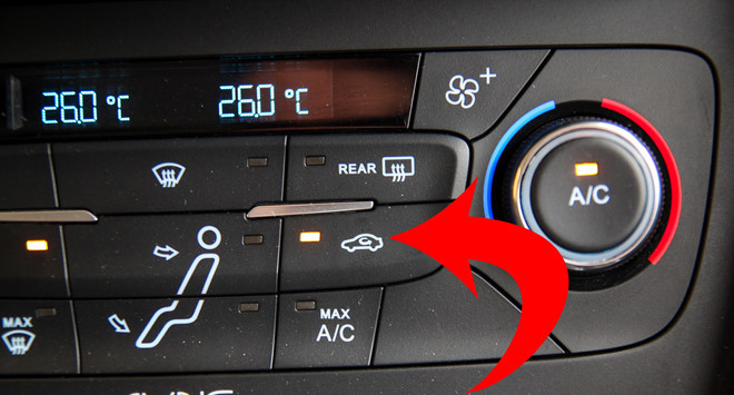 Người đi ô tô nên để nhiệt độ điều hòa trên 25 độ C, không bật điều hòa quá lạnh
